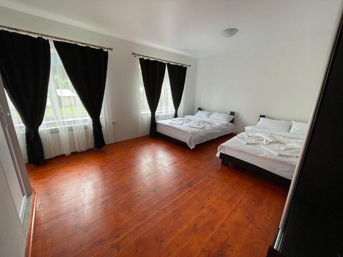Hotel Velyka Gora à Kolochava Extérieur photo